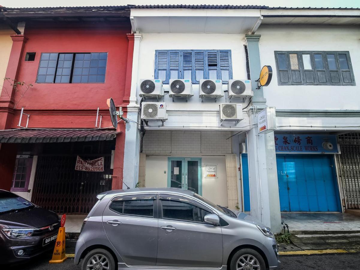 Little Houses Kuching Extérieur photo