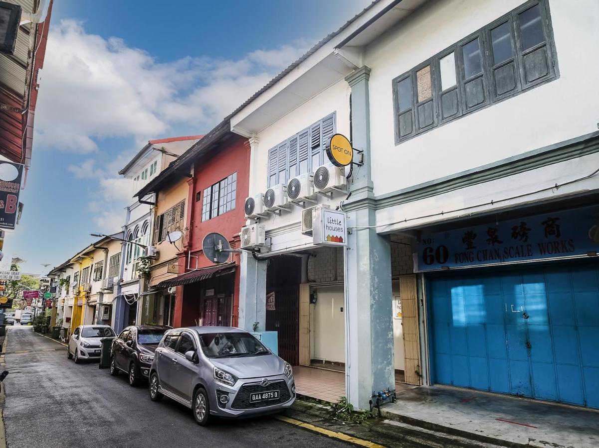 Little Houses Kuching Extérieur photo